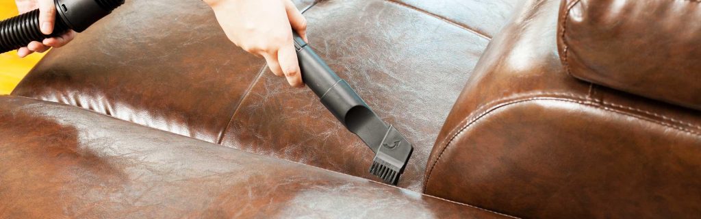 Πως να καθαρίσετε τον δερμάτινο καναπέ μόνοι σας στο σπίτι